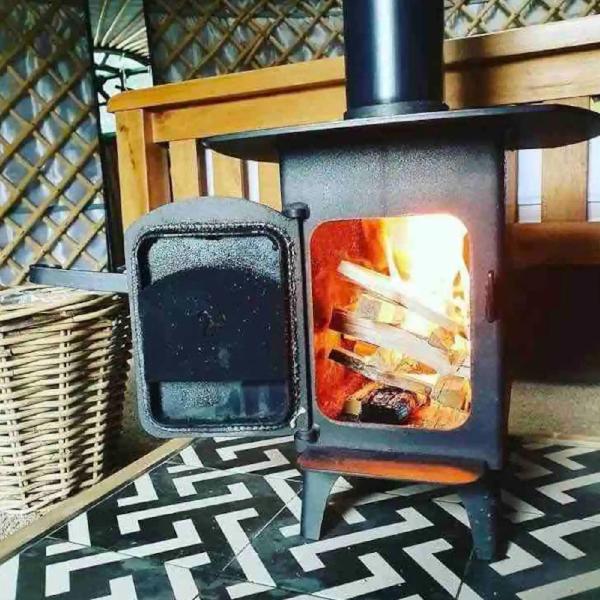 Glamping Eisa Yurt York